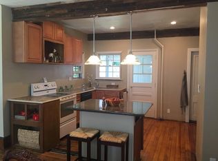 108 Chapin St, Holyoke, MA 01040