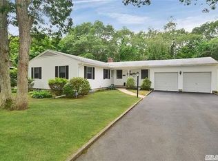 46 Oxbow Rd, Patchogue, NY 11772