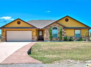 135 Hollys Way, San Marcos, TX 78666