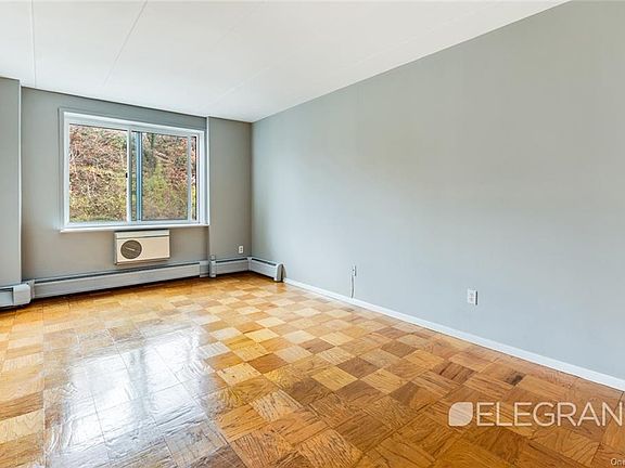 4th image of 1101 Midland Ave APT 306