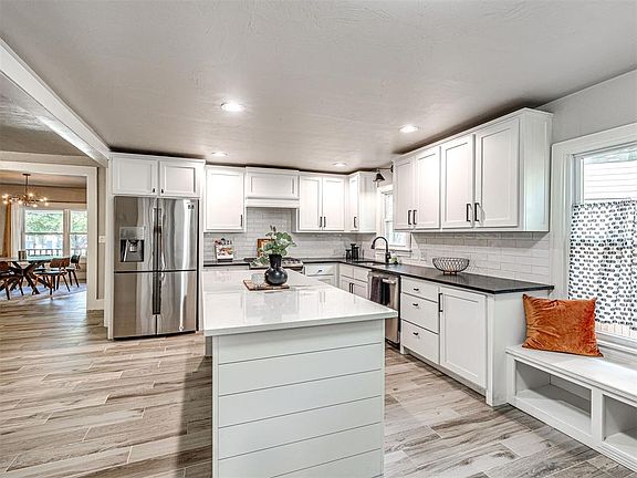 5th image of 1216 NW 32nd St