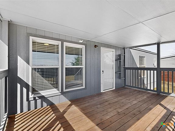 3rd image of 195 Gato Rd