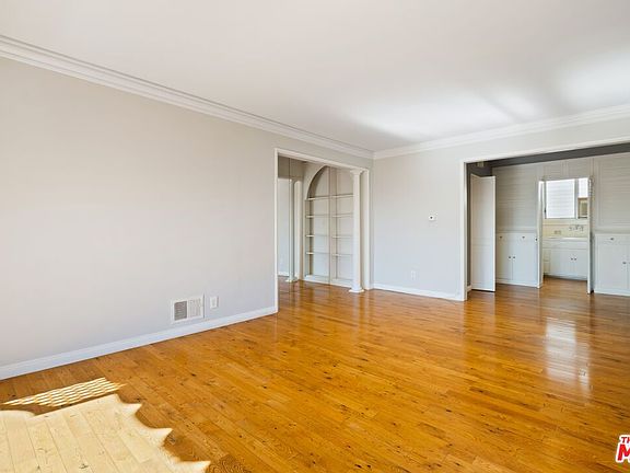 4th image of 1323 N Olive Dr #33D
