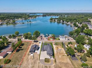 2105 S Long Lake Rd, Fenton, MI 48430