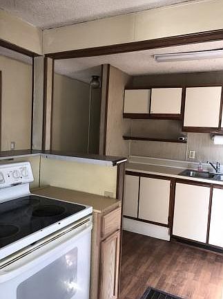 3rd image of 150 E Wanola Ave