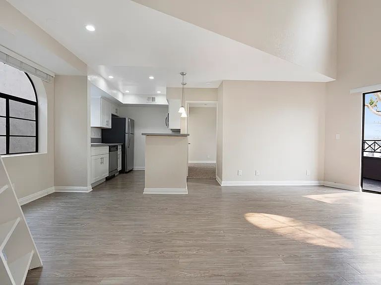 The Jeremy Apts — Photo 10