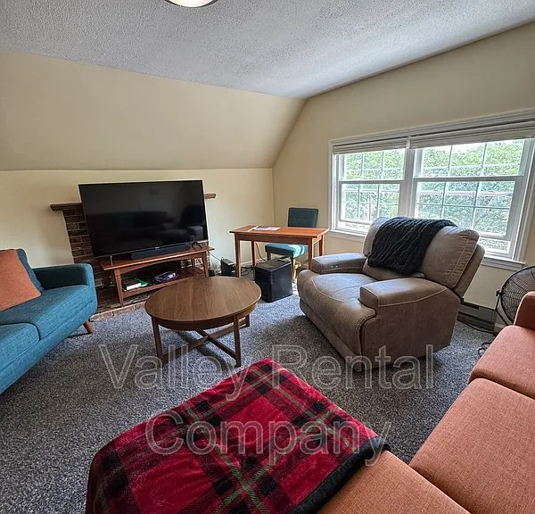 65 Pearl St #1 — Photo 2