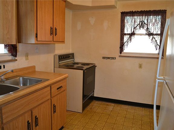 3rd image of 1016 Messineo Ave