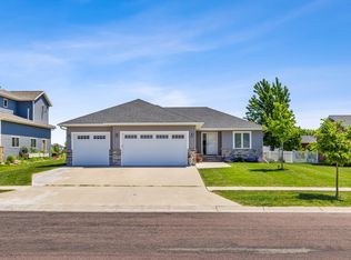 5982 Autumn Dr S, Fargo, ND