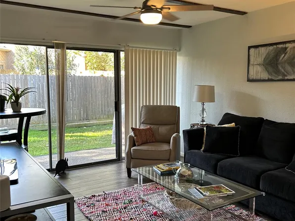 12100 Melville Dr APT 3, Montgomery, TX 77356