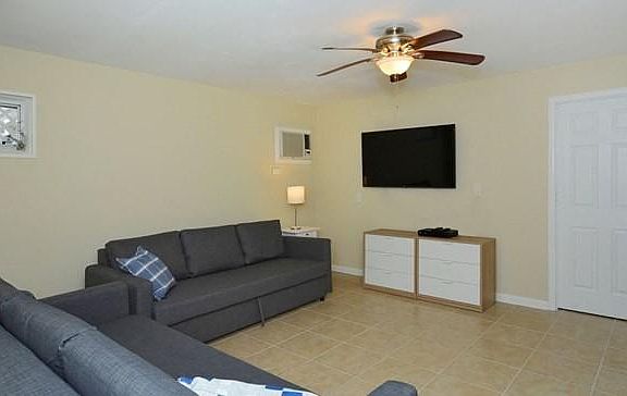 2nd image of 4671 Gleason Ave #2