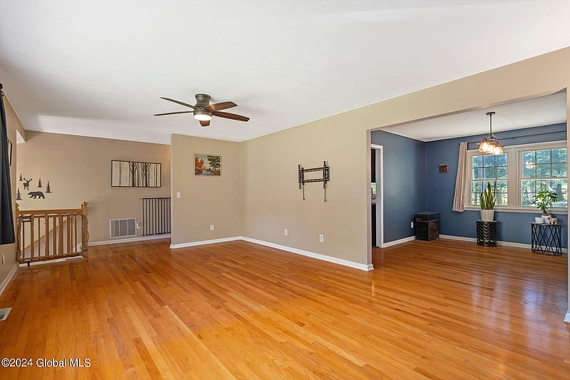 4th image of 117 Overlook Drive