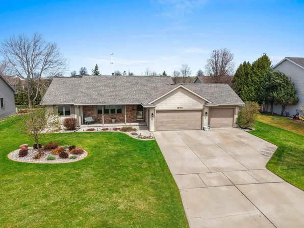1955 Sagebrush Way, Green Bay, WI 54311