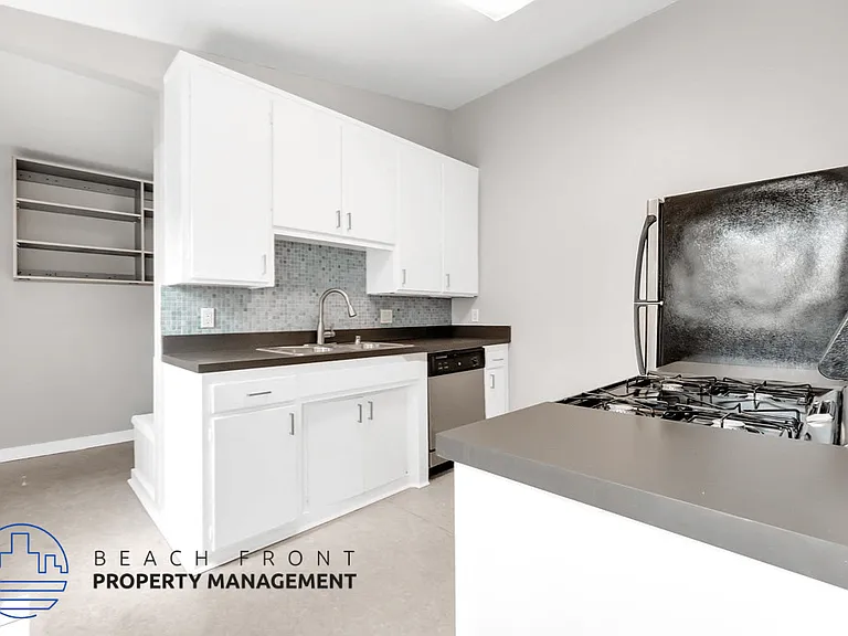 2674 Elden Ave. — Photo 15