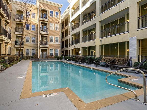 4th image of 401 20th St S Unit 213