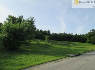 4945 Park Ridge Dr, Independence, MO 64015