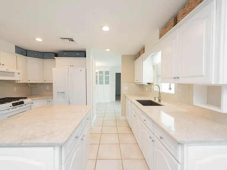 444 Finch Dr — Photo 82