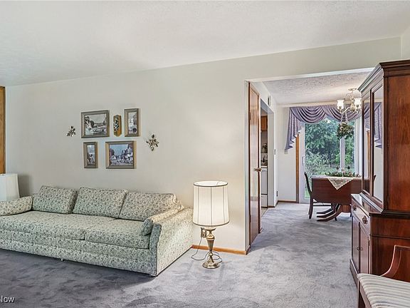 4th image of 154 Circle Dr