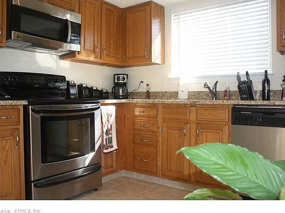 5th image of 14 Forest Glen Cir #16