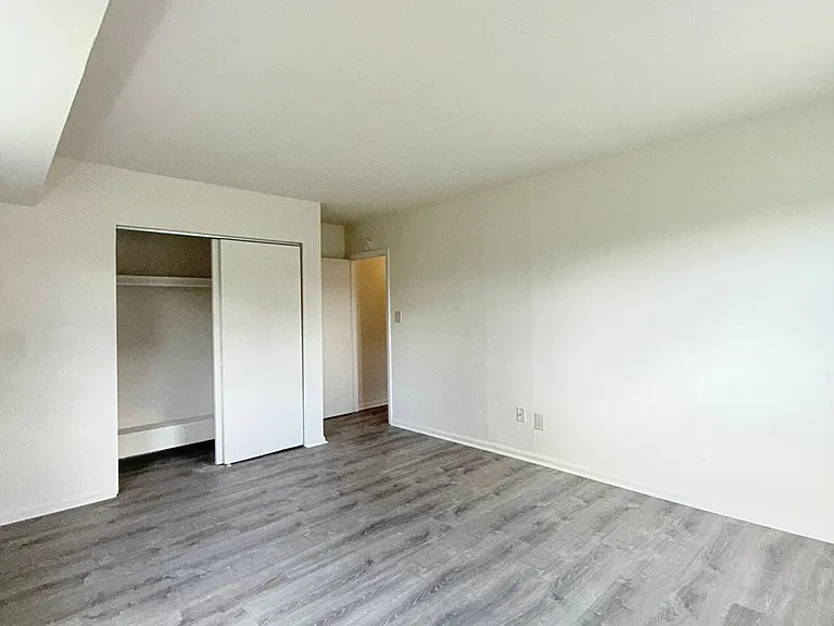 Malaga Villa Apartments — Photo 6