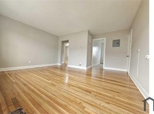 4001 Clarks Ln APT 302, Baltimore, MD 21215