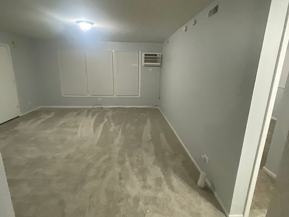 3rd image of 15116 Jeffery Ave APT 1W
