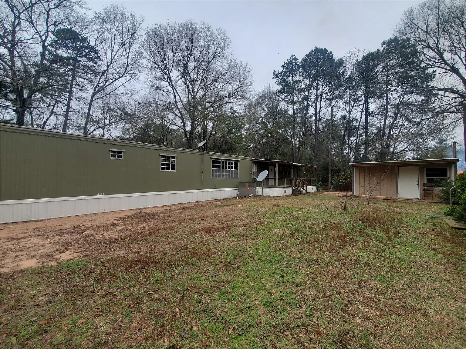 3 bed, 2.0 bath, 1064 sqft, $1,250 — Photo 3