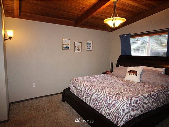 5th image of 2928 33rd Ln NW