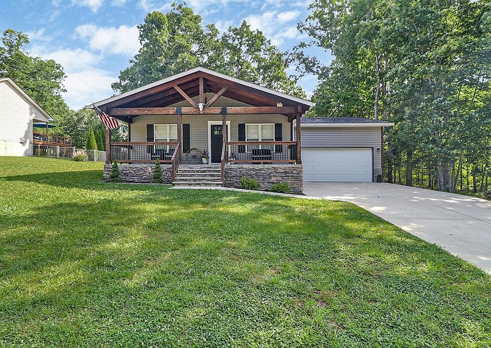 1st image of 1004 Tia Ln