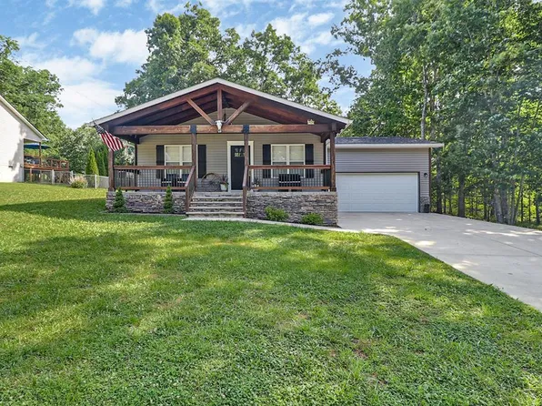 1004 Tia Ln, Crossville, TN 38572