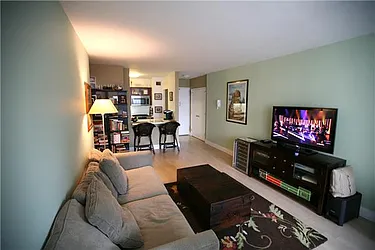 Rented by R New York