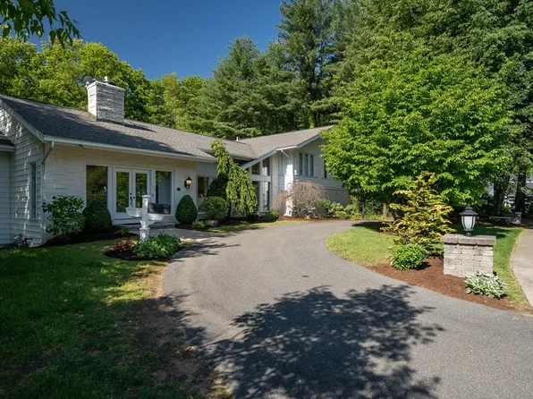 274 Tanglewood Dr, Longmeadow, MA 01106