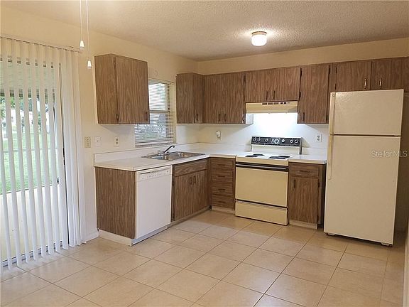 5th image of 13544 Martha Ave
