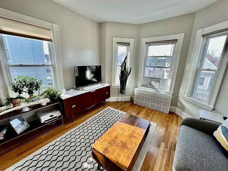 61 Wenham St #2 — Photo 21
