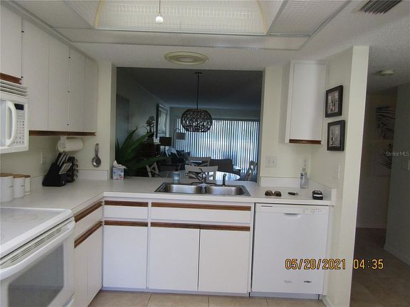 5th image of 4534 Weybridge St #45