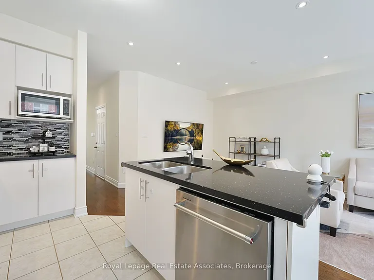 41 Mazarine Ln — Photo 19