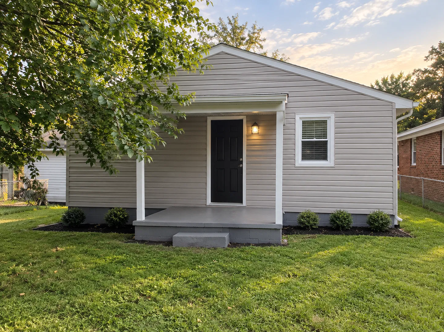 3 bed, 936 sqft, $2,100 — Photo 2