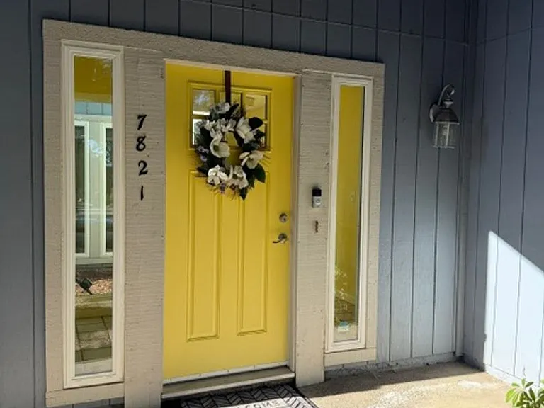 7821 Magnolia Ave — Photo 2