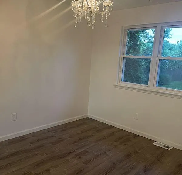 932 Alexandria Dr — Photo 3