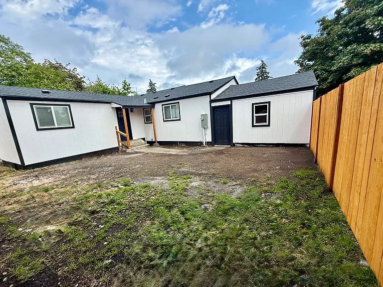 11262 Yakima Ave S — Photo 5