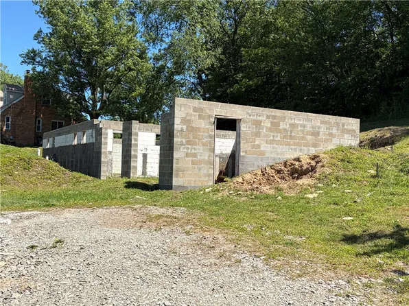 250 Hazel Kirk Rd, Monongahela, PA 15063