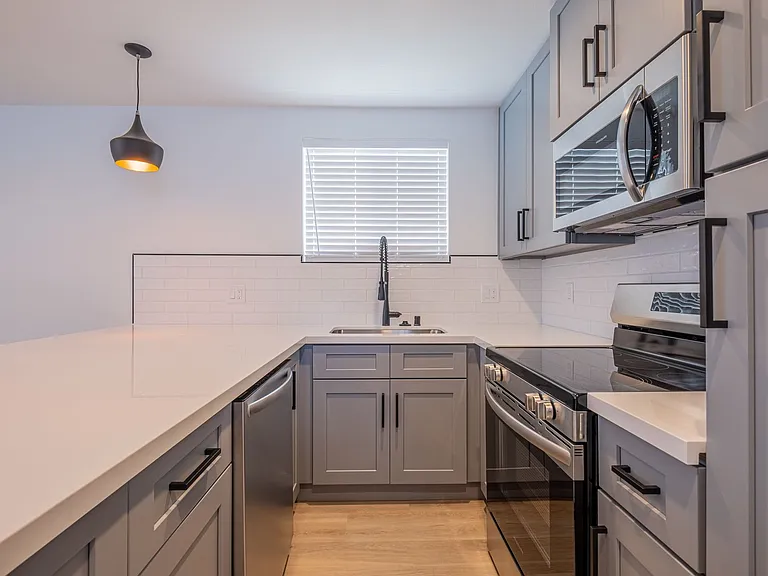 Pullman Lane Residences — Photo 53