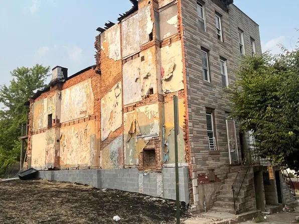 2554 Hollins St, Baltimore, MD 21223