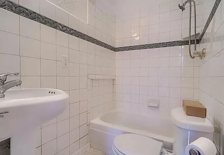 2383 S Williams St — Photo 31