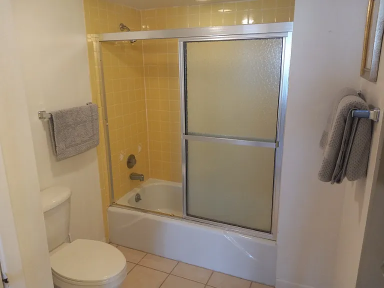 627 Alhambra Rd #301 — Photo 41