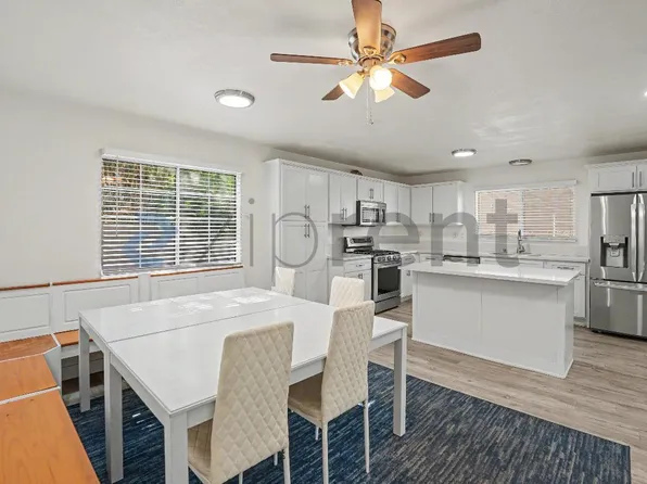 927 Freeman Ave, Long Beach, CA 90804