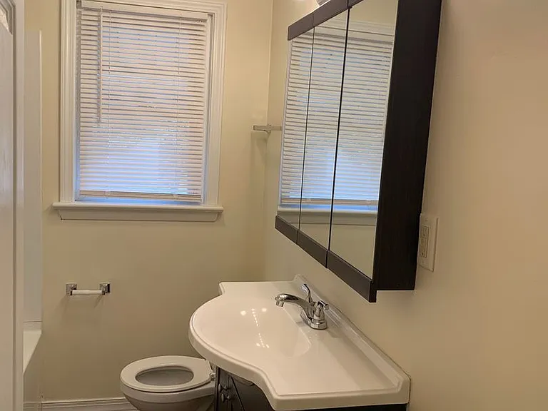 1001 Logan Ave — Photo 8