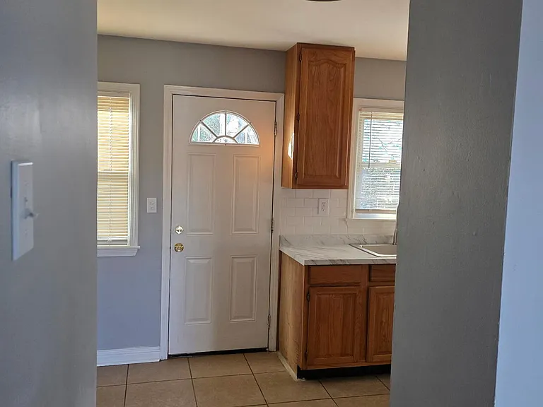 5610 Rustic Way — Photo 3