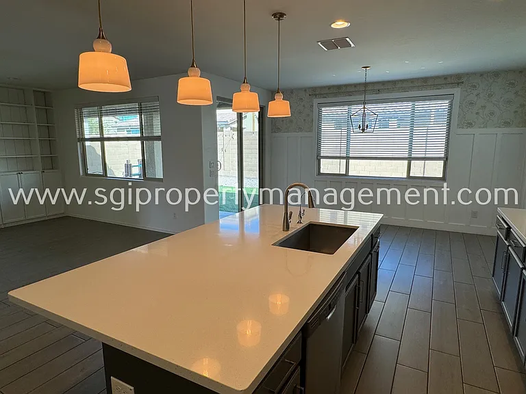 21080 W Almeria Rd — Photo 3