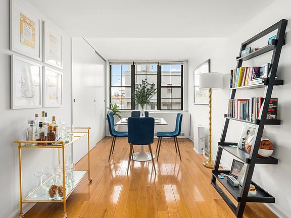3rd image of 222 W 14th St APT 6B